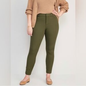 Old Navy Pixie High Waisted Skinny Crop Pants in Another Green